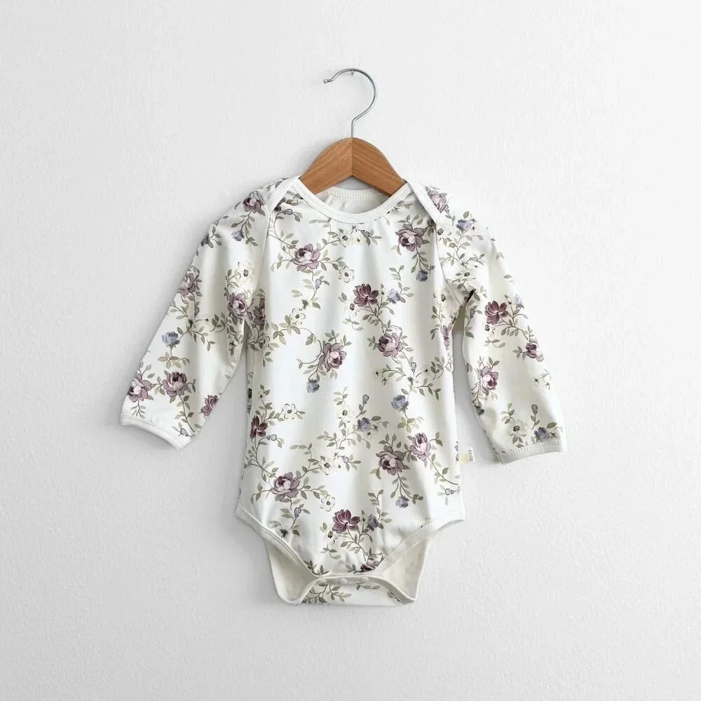 NWT Cute Girls Long Sleeve Baby Onesie One-Piece Romper Lavender Flowers 3-6M - Picture 2 of 3